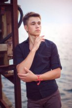 Portrait of a young man / ***