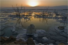 Sunrise over the Dead Sea ... / ***