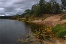 Autumn coast / ***