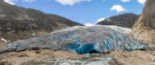 Glacier and people / ***