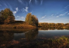 Autumn sunny day / ***