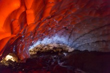 Ruby Cave / ***