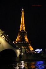 Paris by Night / ***