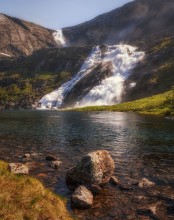 Søtefossen and pebble / ***