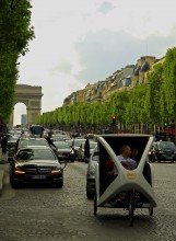 Urban contrasts / ***