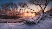 / Portrait of the river in the evening light / / ***