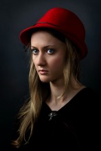 Girl in a red hat ... / ***