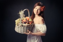 Girl with fruit / ***