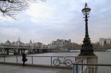 Overlooking the River Thames and Hungerford Bridge / ***