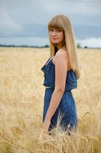 Girl in a field / ***