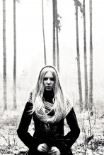Black and white / ***