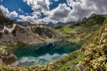 Dukkinskoe lake (2450 m) / ***