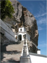 Holy Assumption Church Bakhchsarai monastery. / [img]http://rasfokus.ru/images/photos/medium/fa674ffb63b493eddcb770ed30c3953e.jpg[/img]
