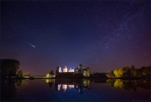 / Star World / / ***