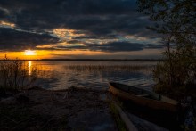 About sunset and boat ... / ***