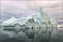 Iceberg &quot;Huge&quot; ... / ***