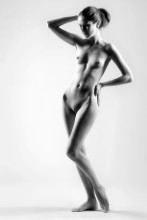 Nude...33 / ***