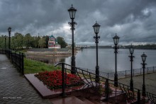 Quay of the river Volga.Gorod Uglich. / ***