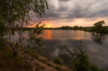 Sunset on the dam / ***