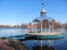 Gazebo on the water / ***