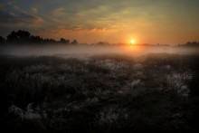 September Dawn ... 3. / ***
