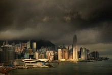 Hong Kong over the clouds hover gloomily / ***