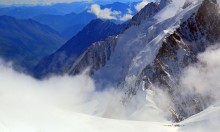 Valley Glacier Mensah / ***