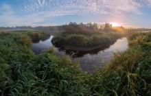 Bend of the river. / ***