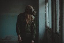 A man in a gas mask / ***