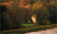 ... About a lone traveler and a house by the river ... / ***
