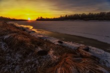 Winter sunrise over the Dvina / ***