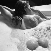 bathing / ***