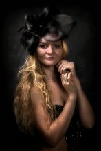 The lady in the hat ... / ***