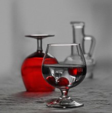 Cherries in a glass ... / ...