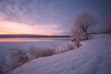 Winter morning on the river / ***