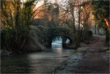 ... About the old bridge and the water froze ... / ***