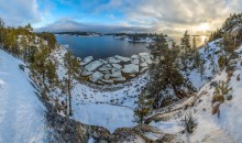 Winter view of the bay of Lake Ladoga. / ***