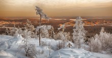 Snowy peaks / ***