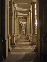Colonnade / ***