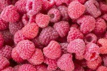 Sweet raspberries / ***