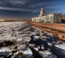 ice drift on Neva ... / ***