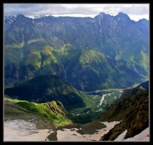 The play of light and shadow in the mountains .... / ***