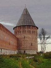 At the Fortress Walls / ***