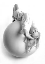 The girl on the ball / ***