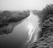 River Outlook / ***