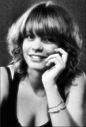 The mystery of the smile ... / ***