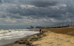 On the shore of the North Sea ... / ***