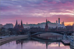 Dawn on the Moscow River / ***