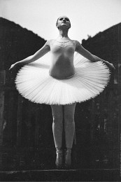 portrait of a ballerina / ***