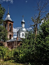 The village Luchinskoye Church of St. Nicholas of Myra / ***